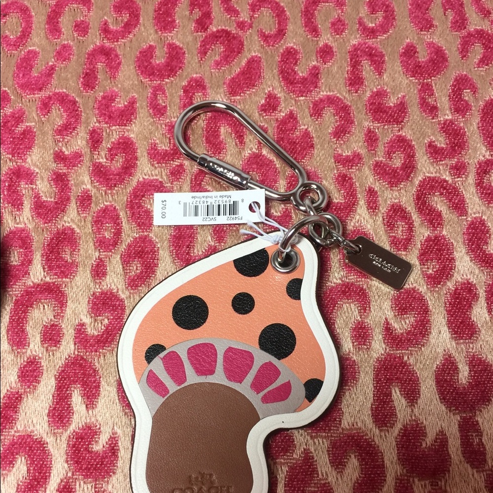 🟣 2 COACH MUSHROOM COIN PURSE BAG & KEY FOB. This listing is for 2 items. - Picture 6 of 8